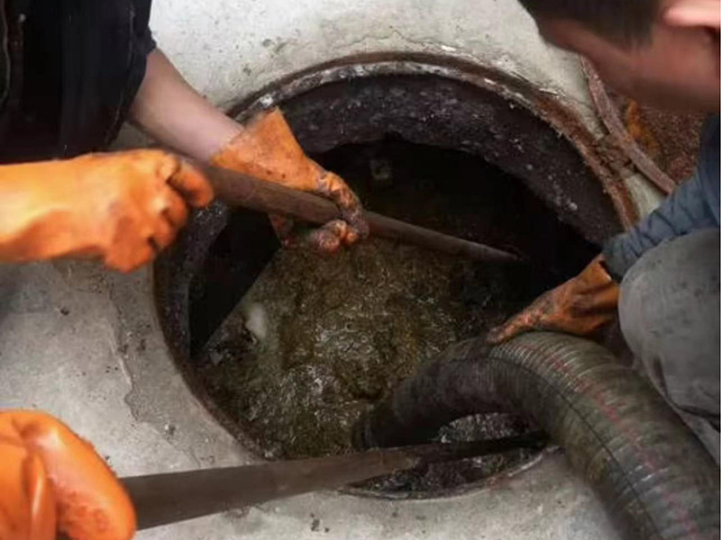 揭阳清理化粪池时如何避免沼气的危害?